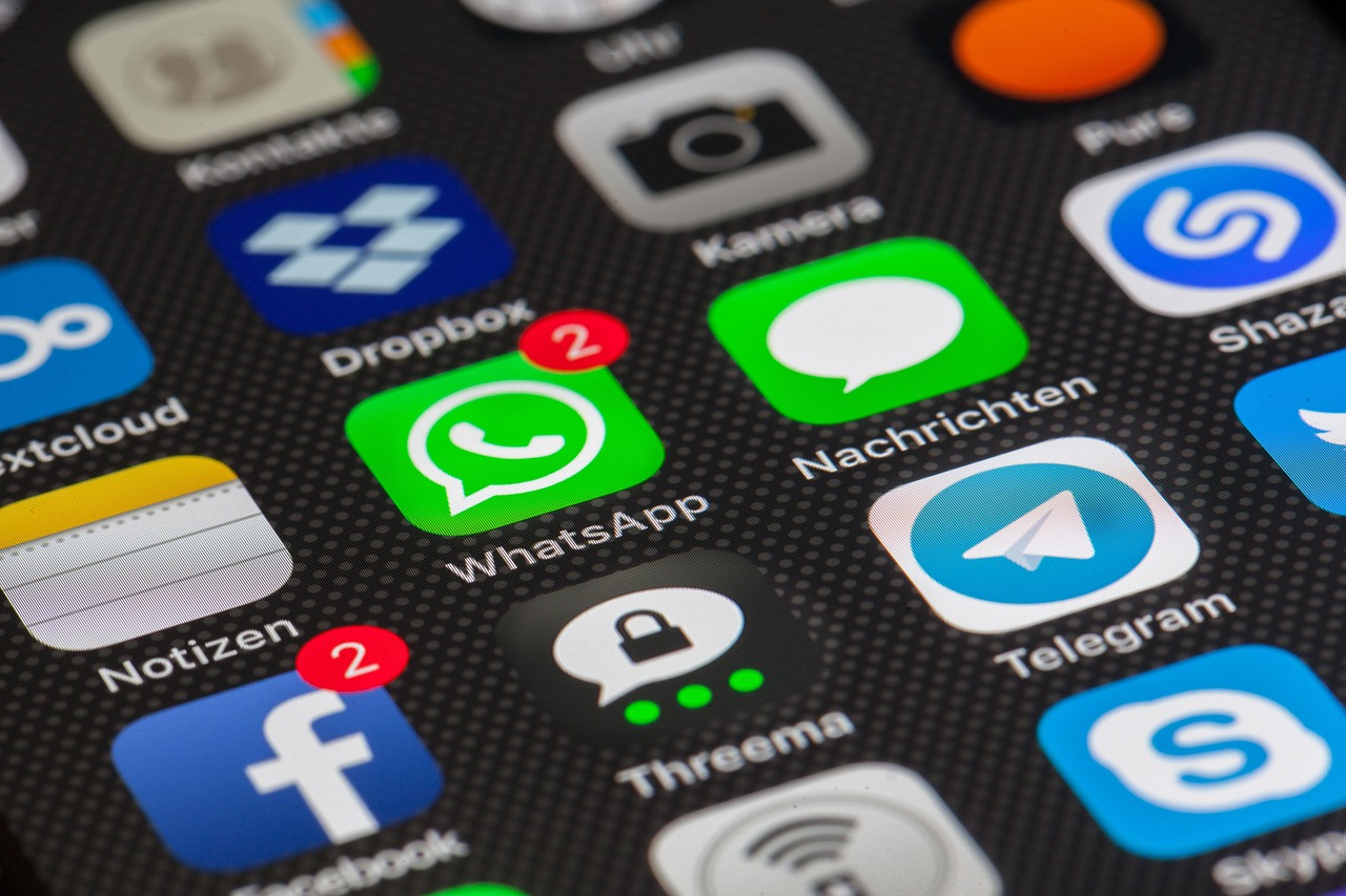 entdecken sie die welt der sozialen medien! erfahren sie, wie sie plattformen effektiv nutzen können, um ihre marke zu fördern, mit ihrem publikum zu interagieren und aktuelle trends zu verfolgen. tauchen sie ein in die digitale kommunikation und erweitern sie ihr netzwerk mit den neuesten strategien.