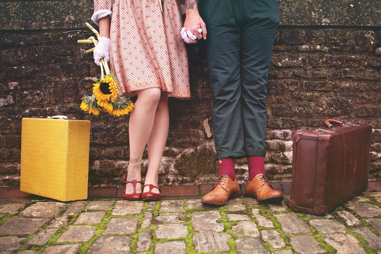 entdecken sie die zeitlose eleganz der vintage-mode! von retro-kleidern bis hin zu klassischen accessoires – lassen sie sich von einzigartigen stilen inspirieren und bringen sie nostalgie in ihre garderobe.